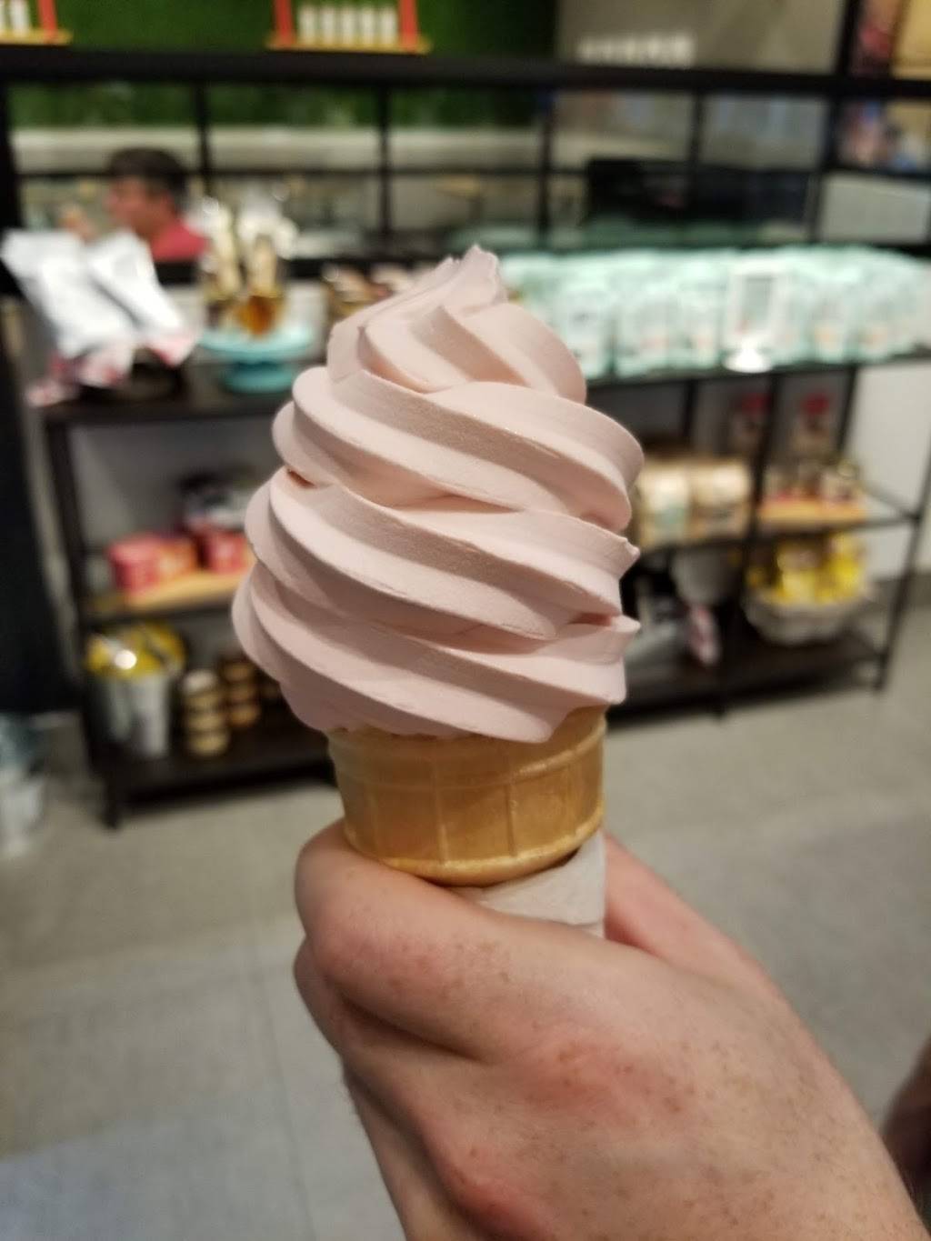 Fromagerie Victoria | restaurant | 282 Boulevard Frontenac O, Thetford Mines, QC G6G 6N7, Canada | 4187551884 OR +1 418-755-1884