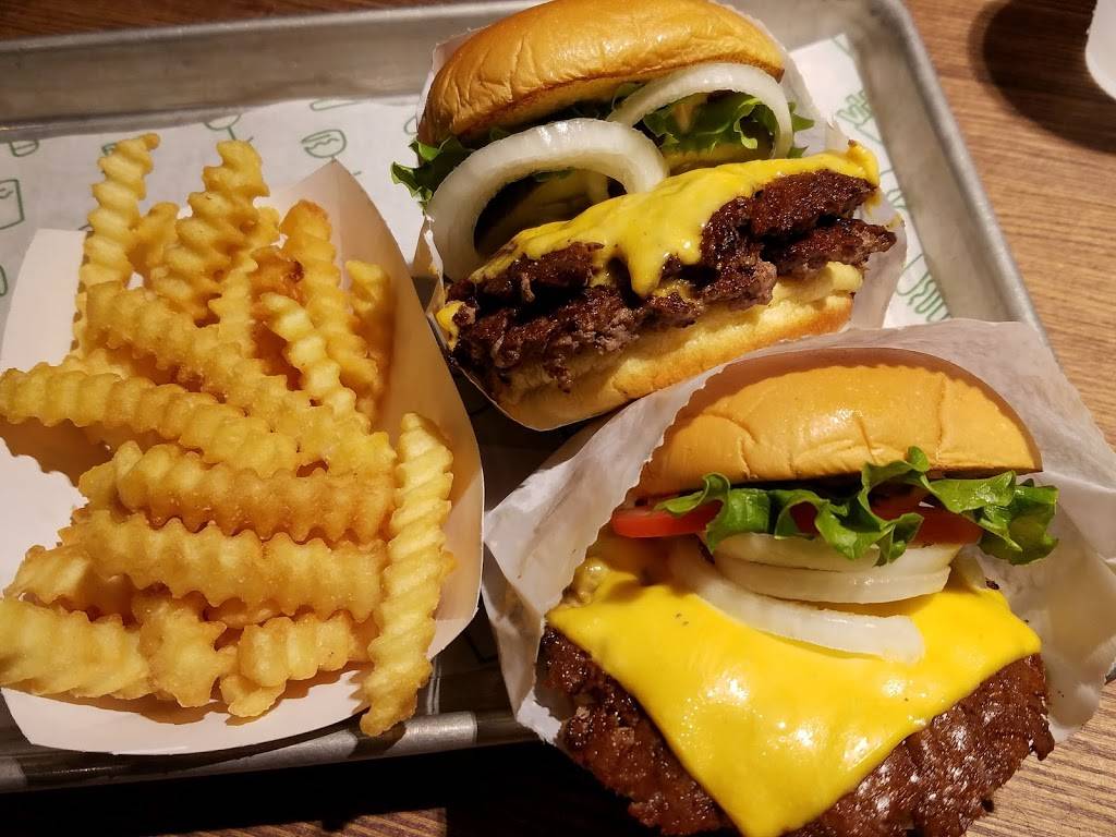 Shake Shack | restaurant | 675 Camino De La Reina, San Diego, CA 92108, USA | 6193911626 OR +1 619-391-1626