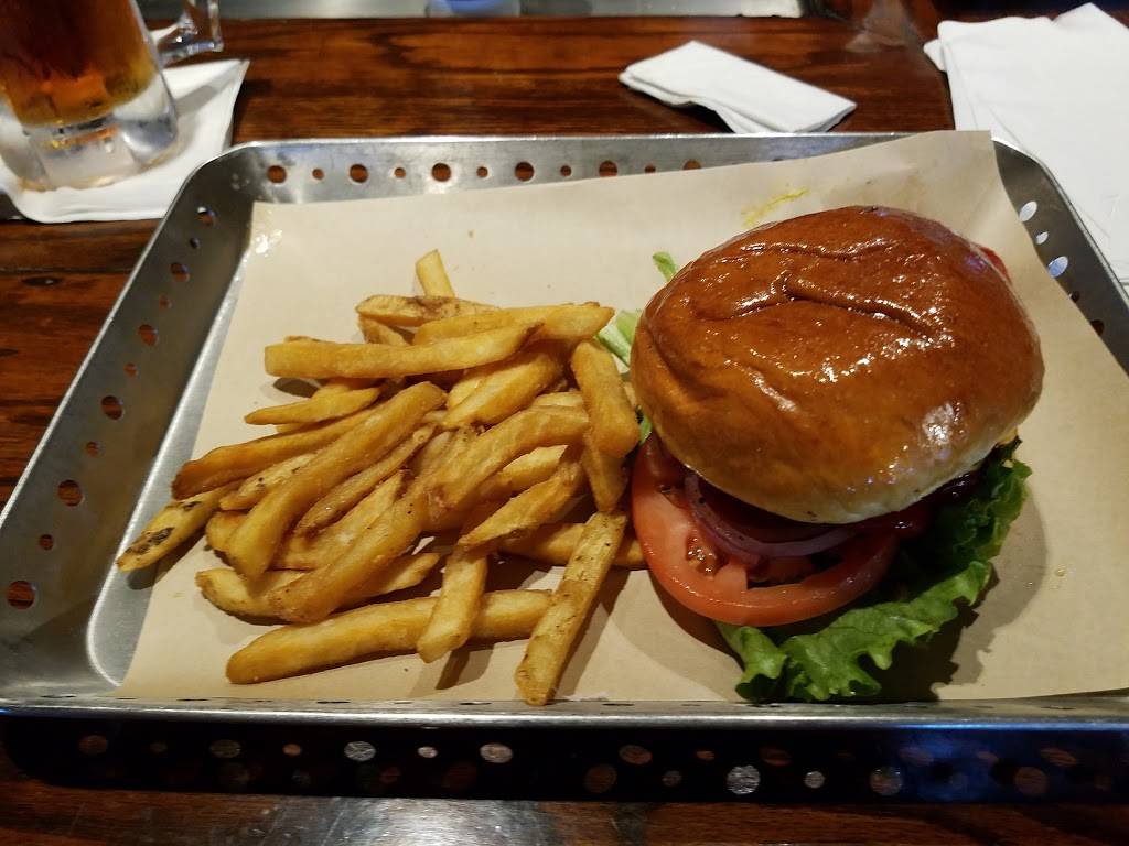 Chilis Grill & Bar | meal takeaway | 5430 E Bay Dr, Clearwater, FL 33764, USA | 7275398596 OR +1 727-539-8596