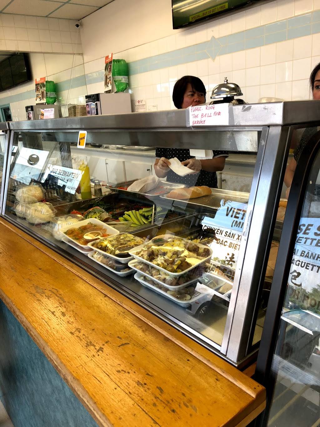 Banh Mi Saigon Bakery | restaurant | 1133 Dundas St E #3, Mississauga, ON L4Y 2C3, Canada | 9056150062 OR +1 905-615-0062