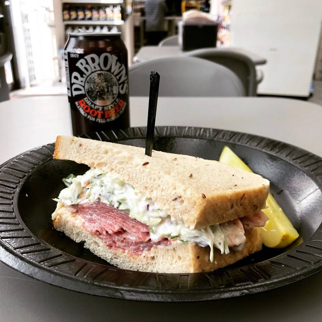 Corned Beef King | restaurant | 1900 Rockville Pike, Rockville, MD 20852, USA | 3018814422 OR +1 301-881-4422