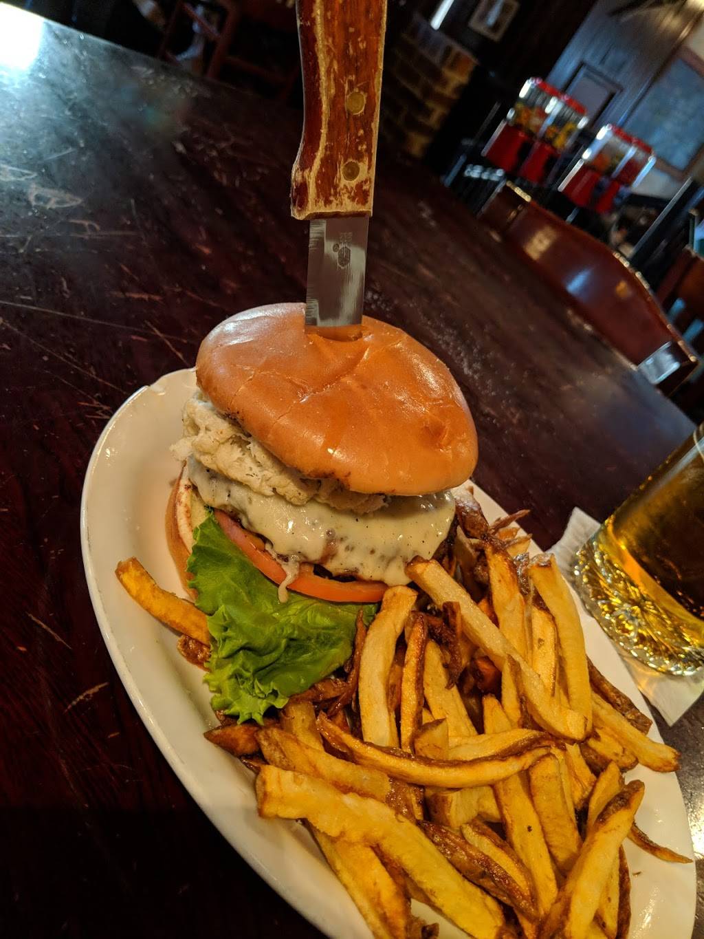 Barons Pub | restaurant | 185 N Main St, Suffolk, VA 23434, USA | 7579343100 OR +1 757-934-3100