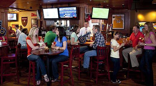 Players Sports Grill & Arcade | restaurant | 2 Beach St, San Francisco, CA 94133, USA | 4159816300 OR +1 415-981-6300