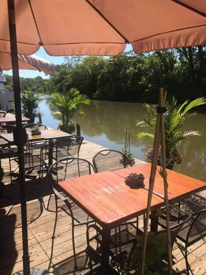 OCTOPUS BEER GARDEN | restaurant | 152 N River Rd, Mt Clemens, MI 48043, USA | 5864939551 OR +1 586-493-9551