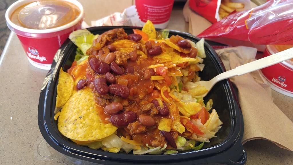 Wendys | restaurant | 900 W Pike St, Goshen, IN 46526, USA | 5745332733 OR +1 574-533-2733