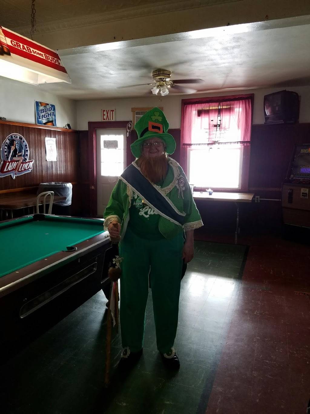 Malones Irish Hideaway | restaurant | 271 Barker Rd, Oswego, NY 13126, USA | 3153427355 OR +1 315-342-7355