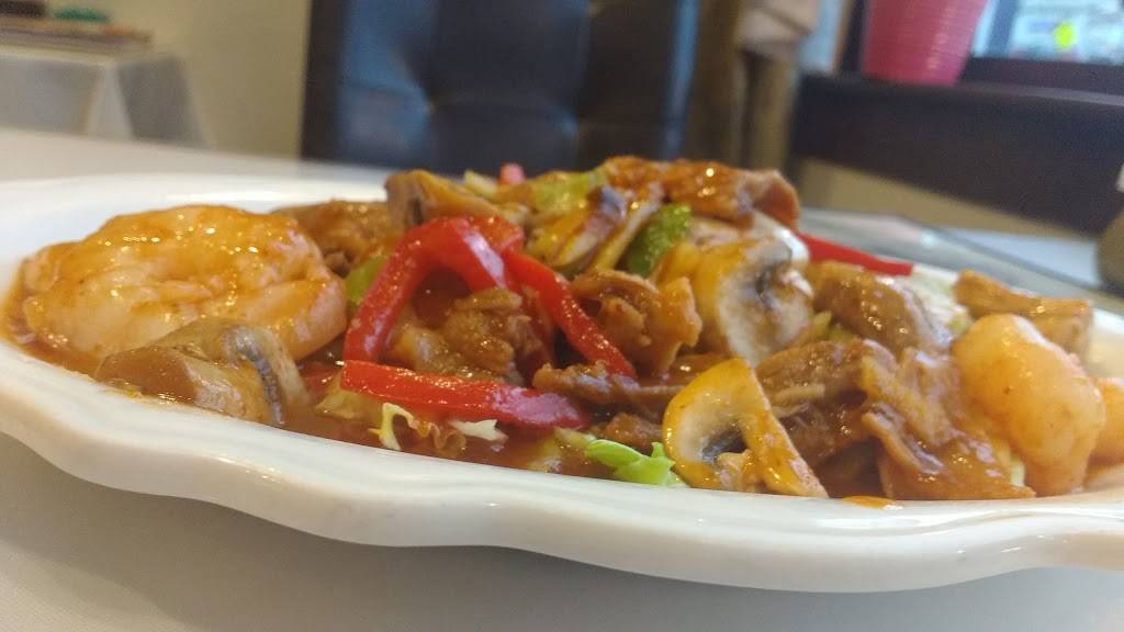 Giant of Siam | restaurant | 90 Main St, Nashua, NH 03060, USA | 6035952222 OR +1 603-595-2222