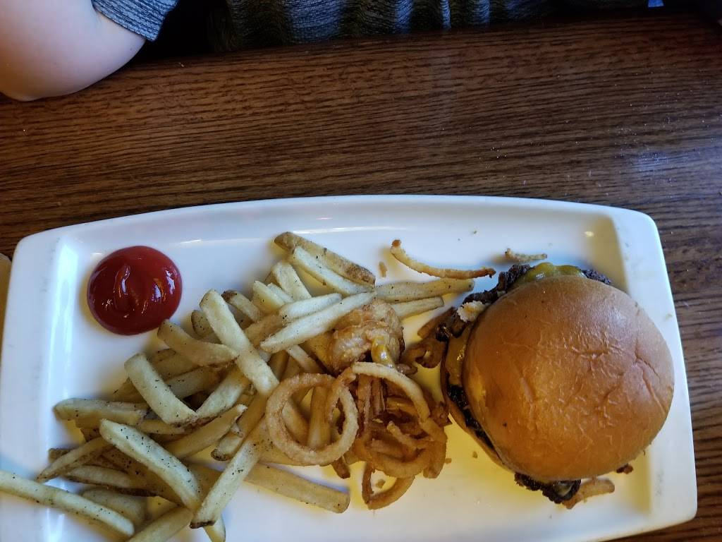 Applebees Grill + Bar | restaurant | 101 S Carter Rd, Ashland, VA 23005, USA | 8047982334 OR +1 804-798-2334