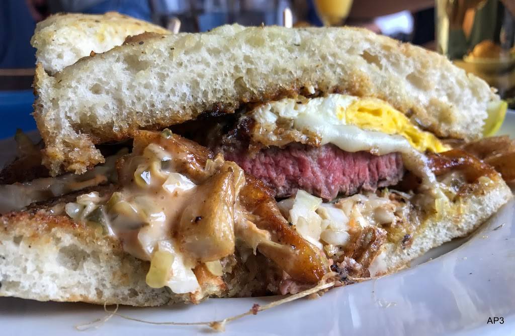 The Deli & Z Bar | restaurant | 113 Heister St, State College, PA 16801, USA | 8142375710 OR +1 814-237-5710