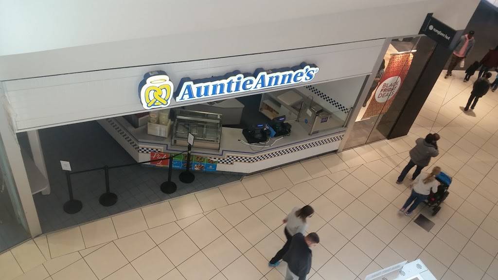 Auntie Annes | cafe | 651 Kapkowski Rd Spc 1430, Elizabeth, NJ 07201, USA | 9088204317 OR +1 908-820-4317