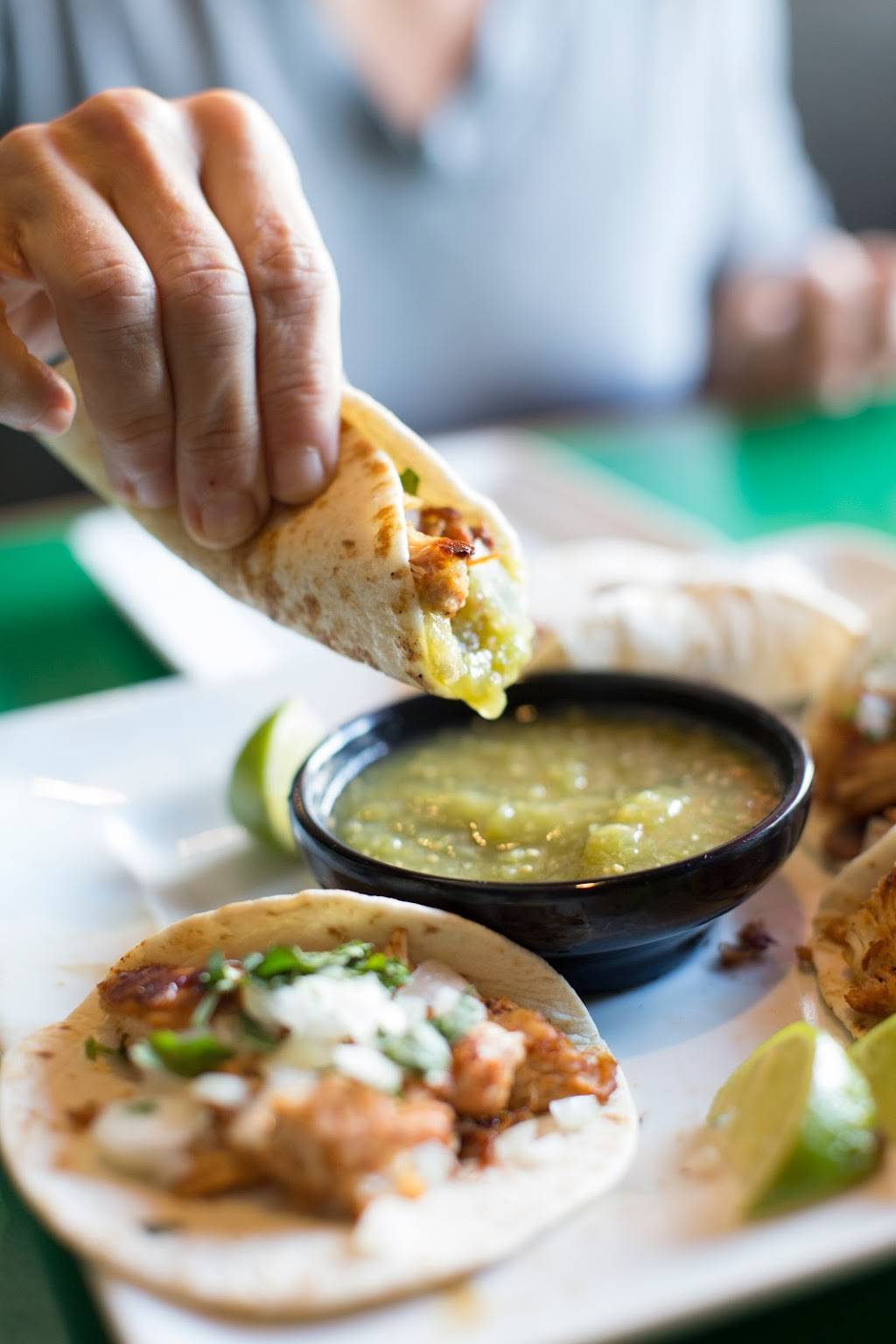 Salty Iguana - Independence | restaurant | 11717 E US Hwy 40, Independence, MO 64055, USA | 8163508003 OR +1 816-350-8003