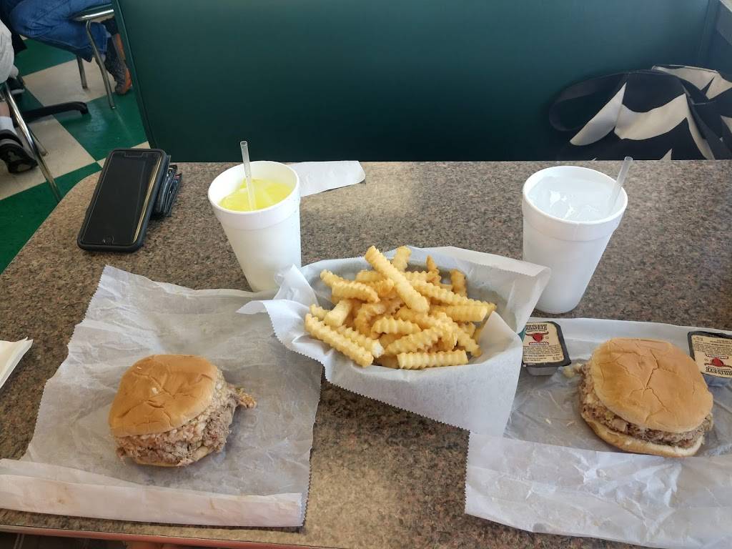 College Barbecue | restaurant | 117 Statesville Blvd, Salisbury, NC 28144, USA | 7046339953 OR +1 704-633-9953