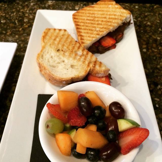 Pure Eatery | restaurant | 1043 Virginia Ave, Indianapolis, IN 46203, USA | 3176025724 OR +1 317-602-5724