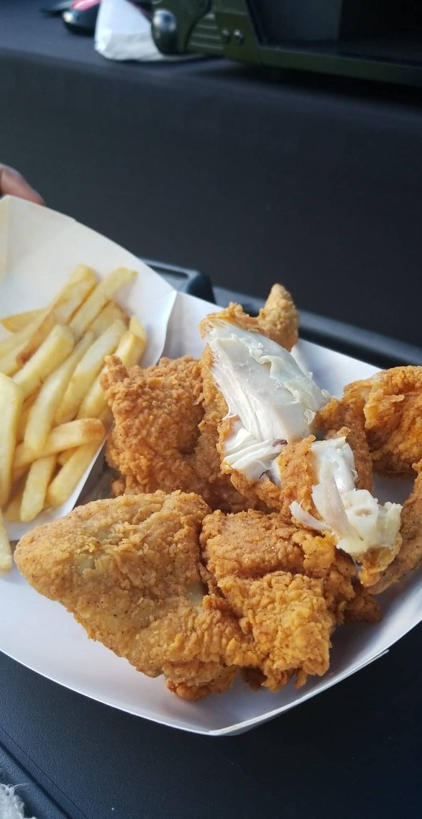 KRISPY KRUNCHY CHICKEN | restaurant | 6109 Broad St, Pittsburgh, PA 15206, USA | 4123611999 OR +1 412-361-1999