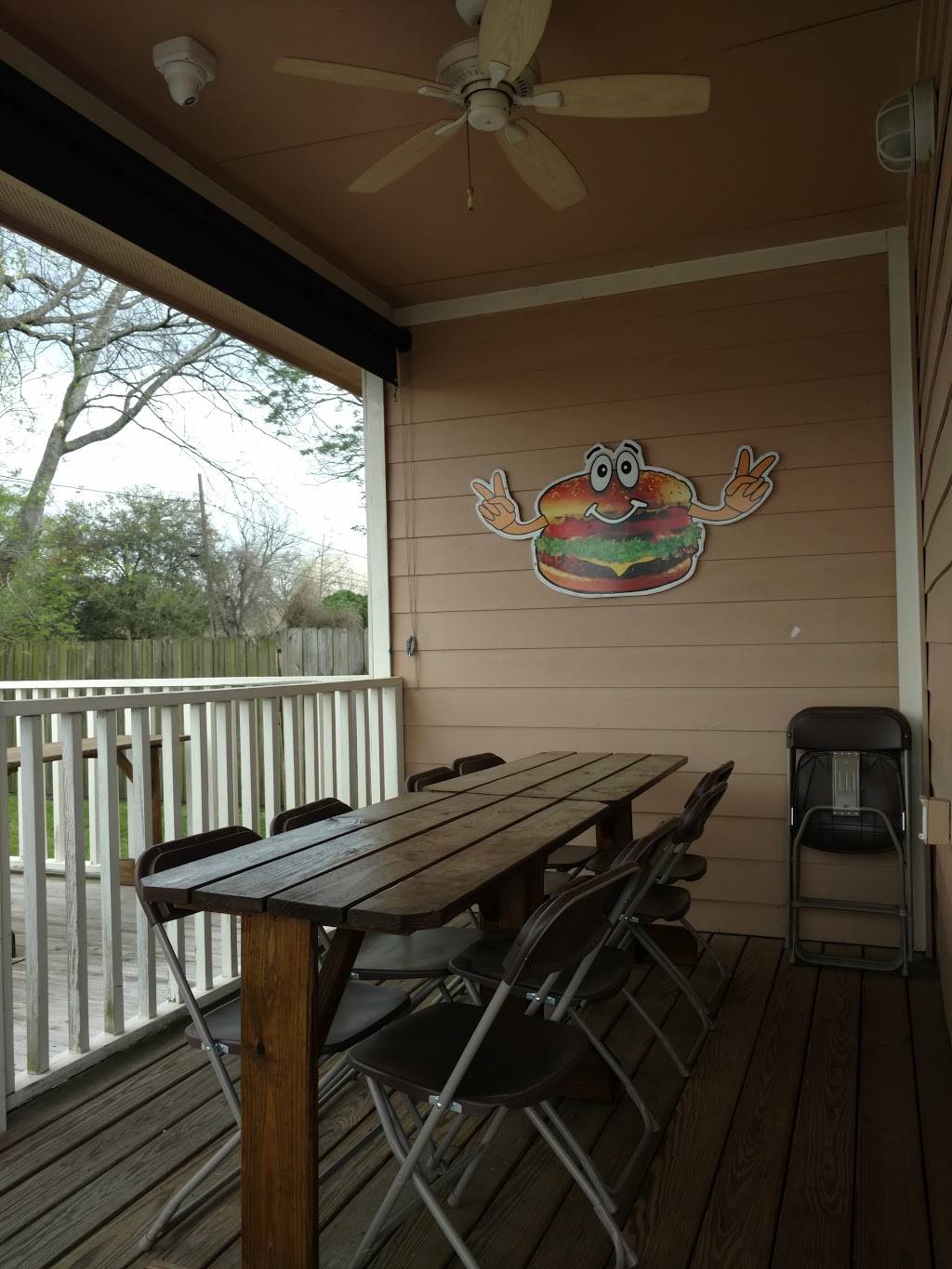 Victory Eatery | restaurant | 2213 S Victory Dr, Houston, TX 77088, USA | 2818207443 OR +1 281-820-7443