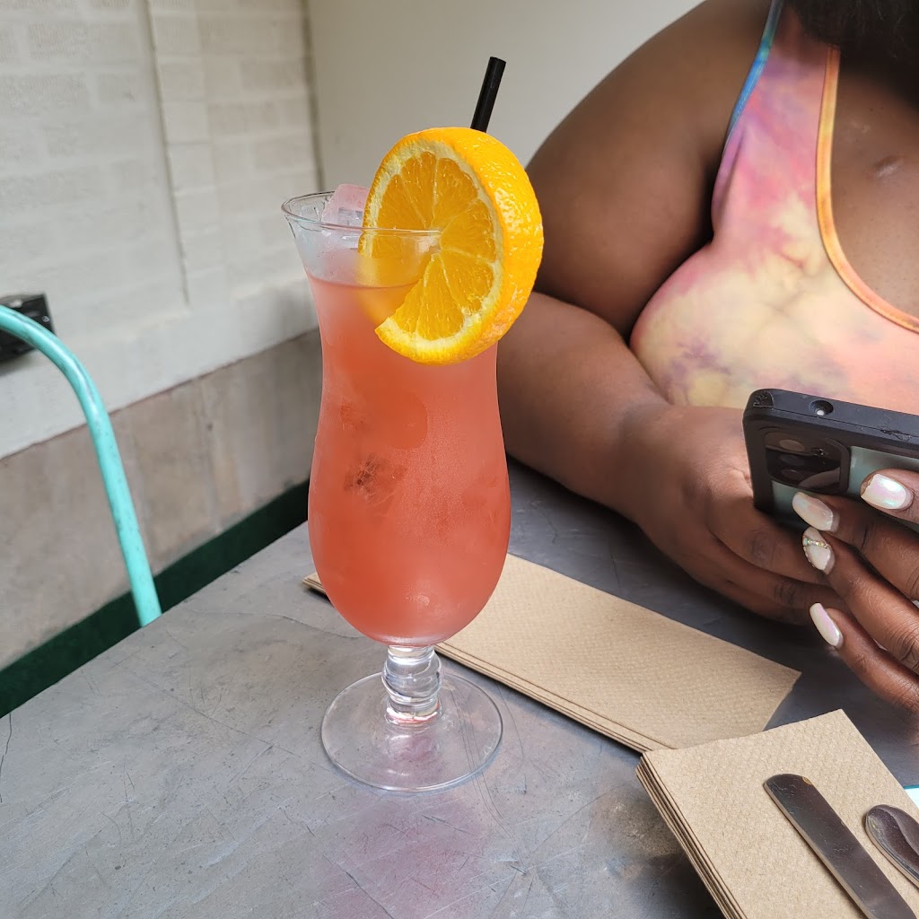 Ina Mae Tavern & Packaged Goods | restaurant | 1415 N Wood St, Chicago, IL 60622, USA | 7733608320 OR +1 773-360-8320