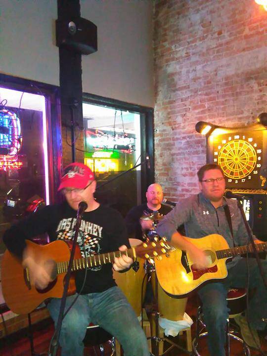 Roosters Pub | restaurant | 201 W Main St, Staunton, IL 62088, USA | 6186356100 OR +1 618-635-6100