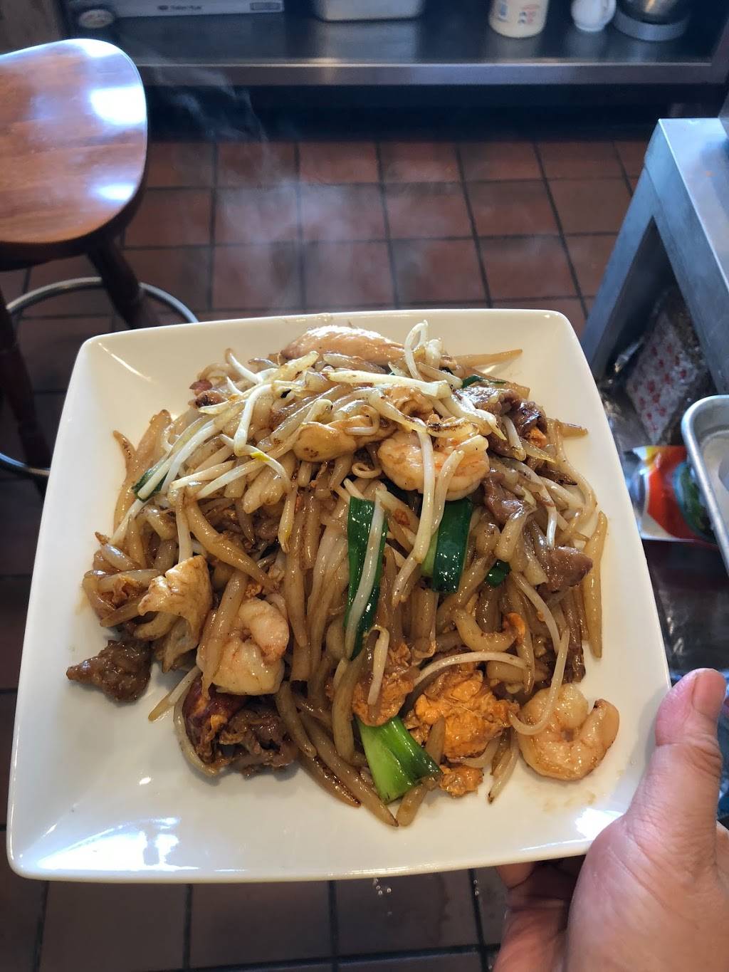 Malis Restaurant | restaurant | 133 N Maple Ave, Fresno, CA 93702, USA | 5594784802 OR +1 559-478-4802