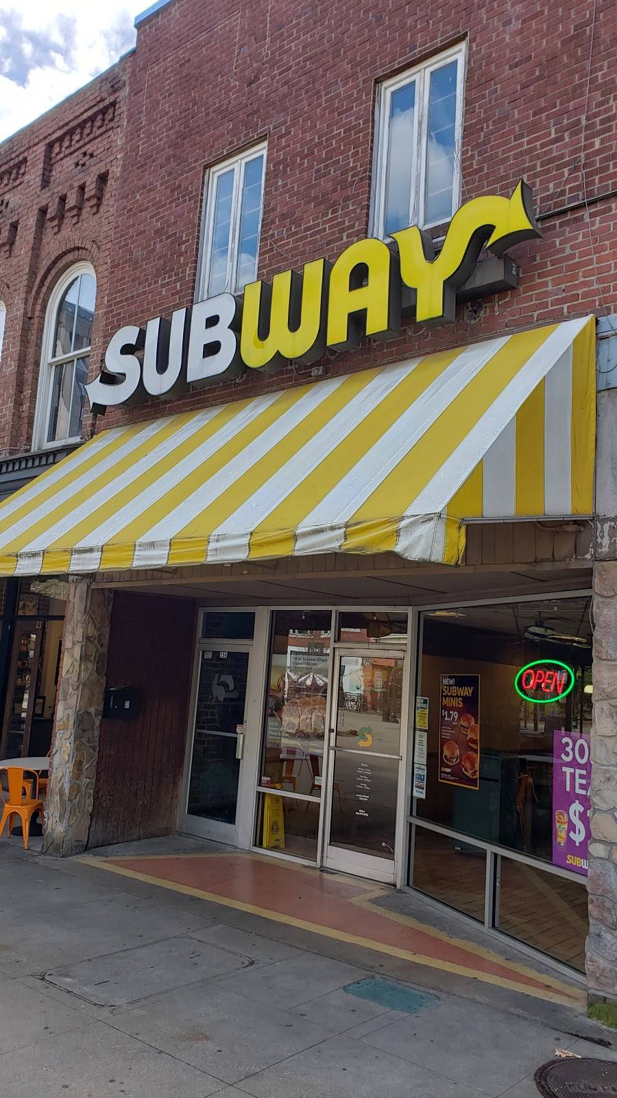 Subway Restaurants | restaurant | 25 Market Square, Knoxville, TN 37902, USA | 8655249446 OR +1 865-524-9446