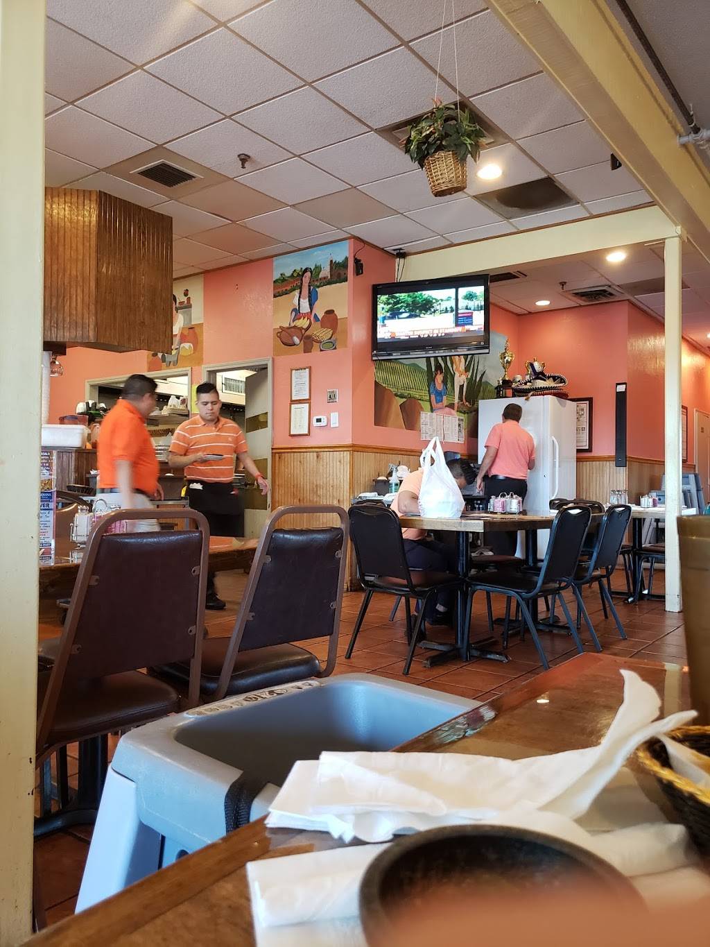 Los Amigos Mexican Restaurant | restaurant | 120 S Memorial Dr, New Castle, IN 47362, USA | 7655214096 OR +1 765-521-4096