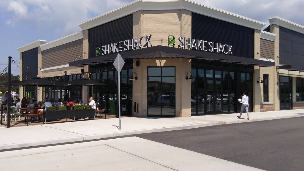 Shake Shack | restaurant | 2093 Smith Haven Plaza, Lake Grove, NY 11755, USA | 6312461096 OR +1 631-246-1096