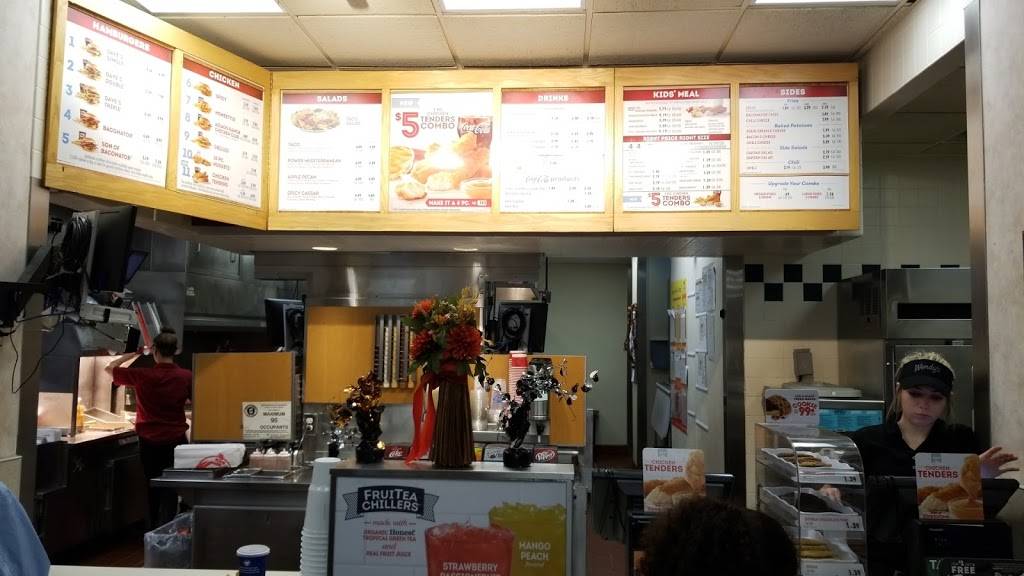 Wendys | restaurant | 5244 Main St, Williamsville, NY 14221, USA | 7166263397 OR +1 716-626-3397