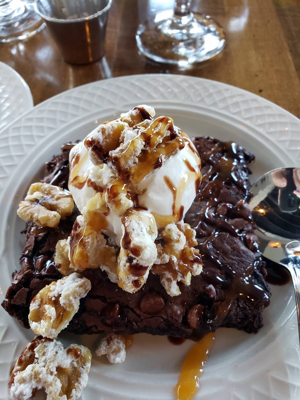 The Bridge Tender | restaurant | 1414 Airlie Rd, Wilmington, NC 28403, USA | 9102564519 OR +1 910-256-4519