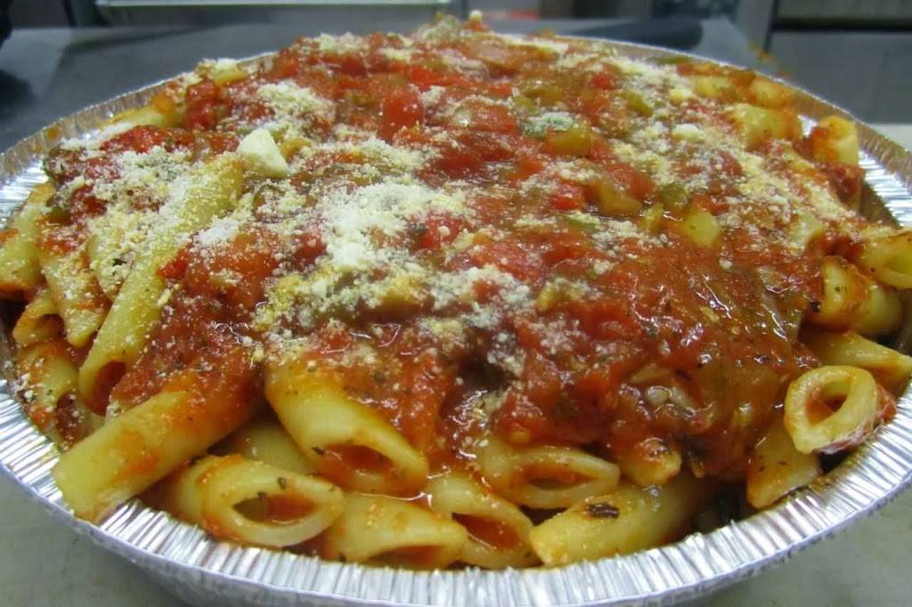 Alfredos Place | restaurant | 931 Fennell Ave E, Hamilton, ON L8V 1W9, Canada | 9053833555 OR +1 905-383-3555