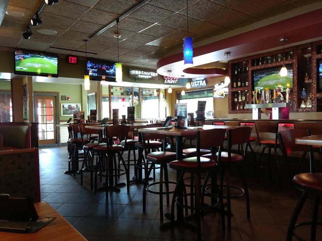 Applebees Grill + Bar | restaurant | 1753 S Robert St, West St Paul, MN 55118, USA | 6514570530 OR +1 651-457-0530