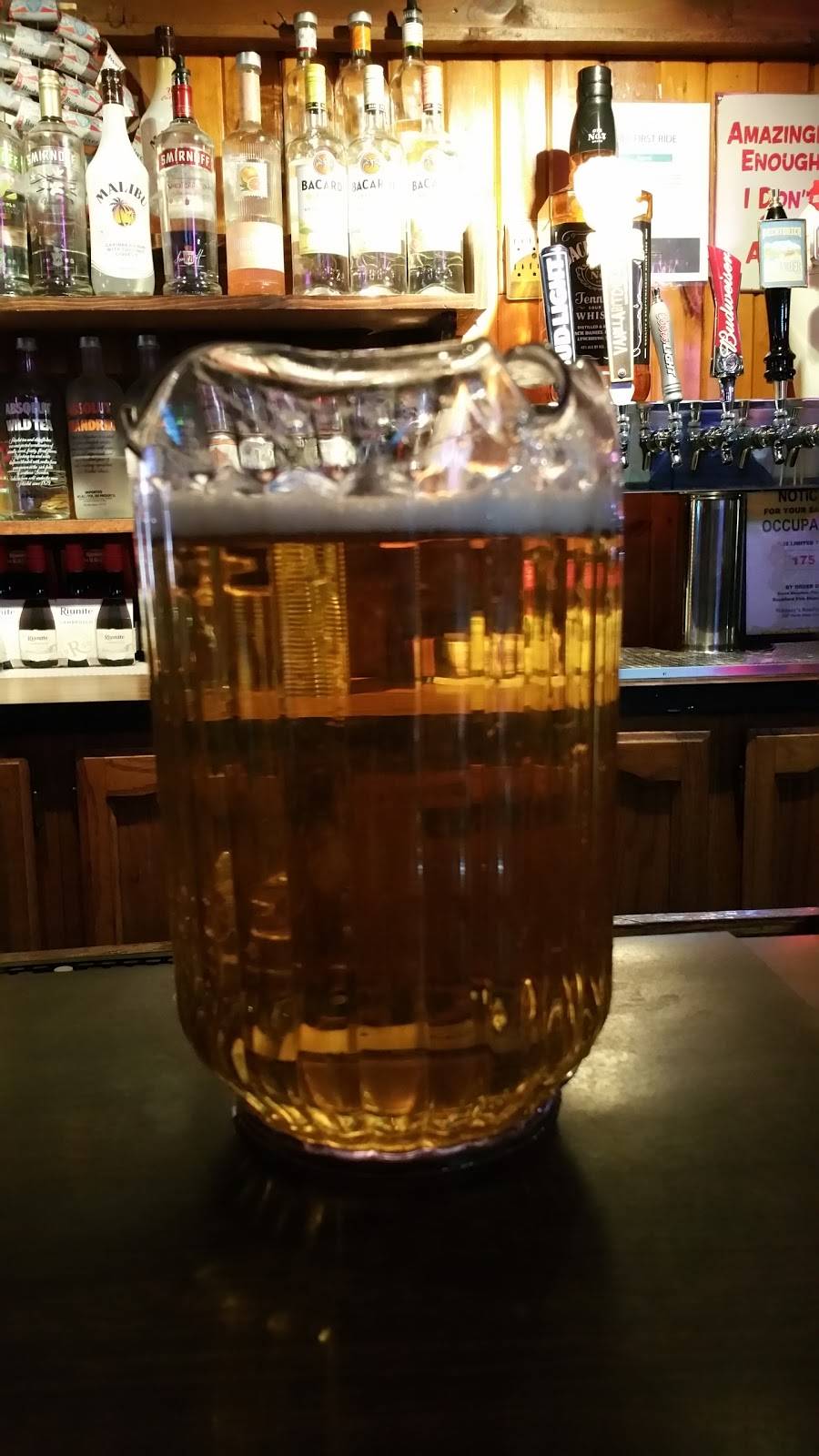 Whiskeys Roadhouse | restaurant | 3207 N Main St, Rockford, IL 61103, USA | 8158778007 OR +1 815-877-8007