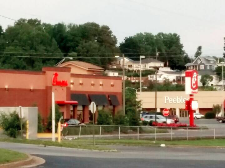 Chick-fil-A | restaurant | 753 W Elk Ave Bemberg Shopping Center, Elizabethton, TN 37643, USA | 4232971266 OR +1 423-297-1266
