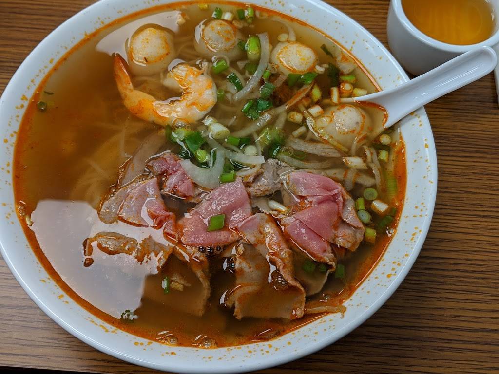 Pho Vietnam K&W | restaurant | 4-28 Cedar St S, Kitchener, ON N2G 3L3, Canada | 5198046738 OR +1 519-804-6738