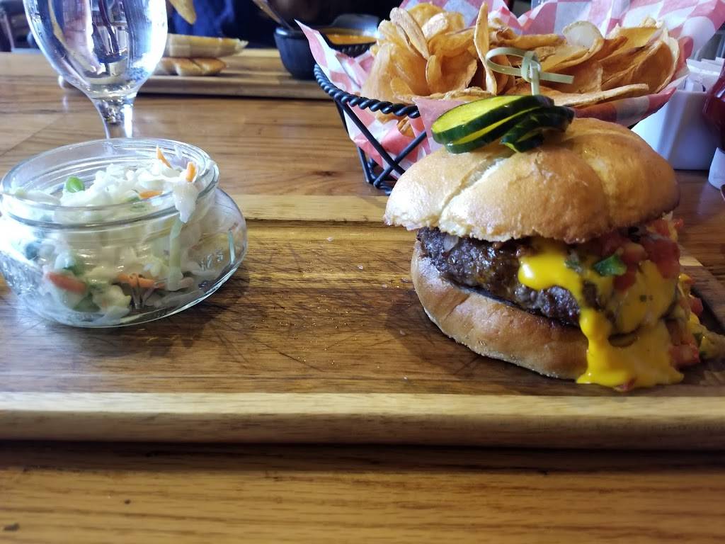 Jackalopes Bar and Grill | restaurant | 1122 CA-41, Fish Camp, CA 93623, USA | 5596836555 OR +1 559-683-6555