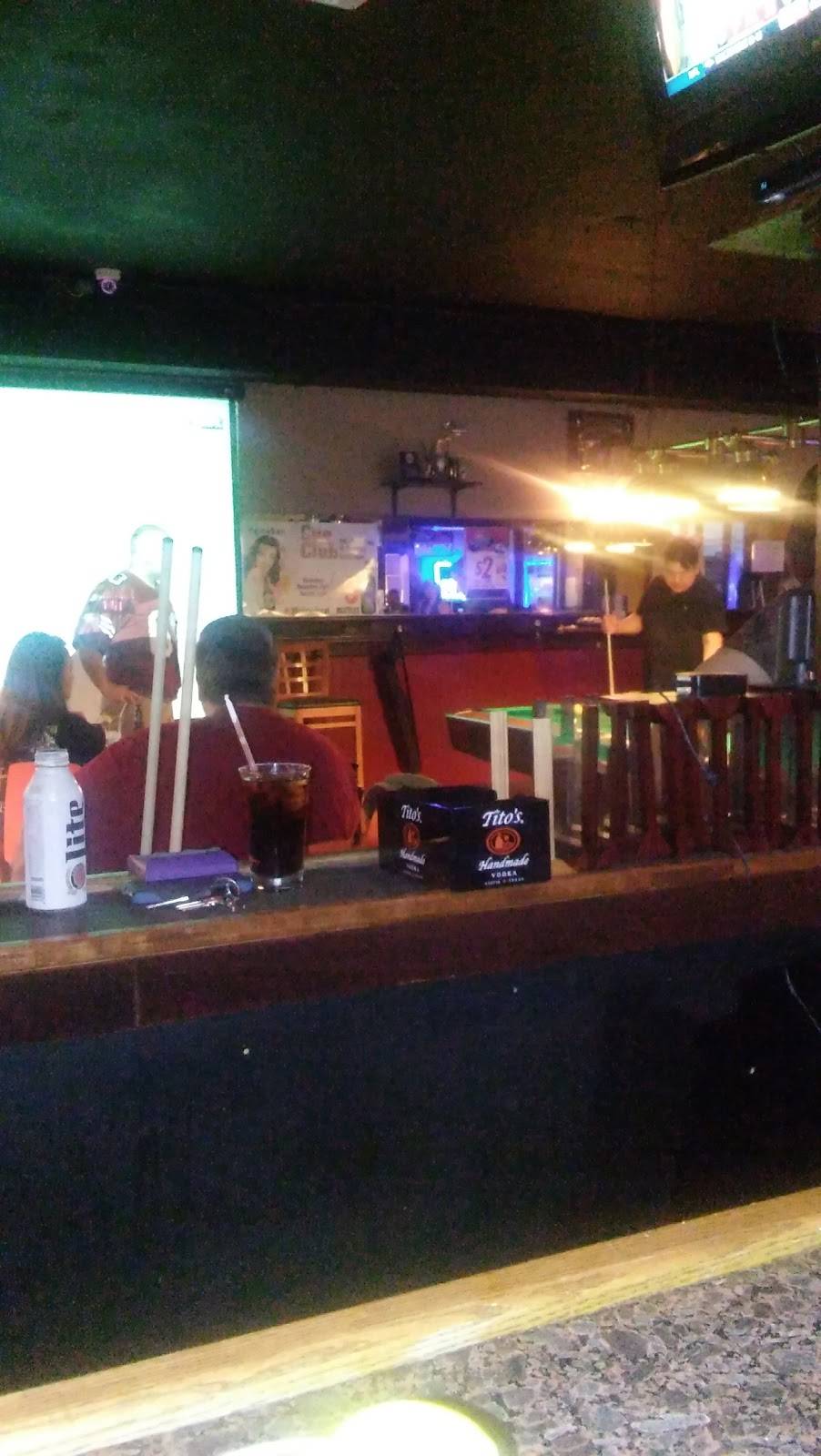 Cue Club Cafe | restaurant | 7014 Columbia Pike, Annandale, VA 22003, USA | 7039417665 OR +1 703-941-7665