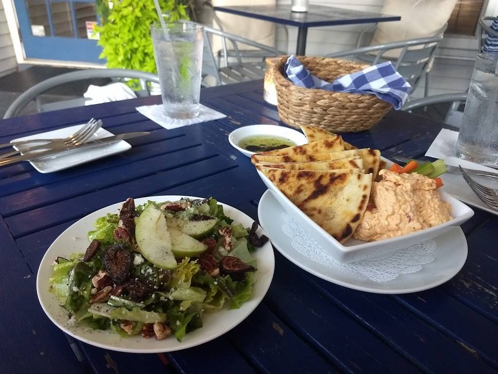 Parrotts On Eleventh | restaurant | 105 S 11th St, Morehead City, NC 28557, USA | 2527730532 OR +1 252-773-0532