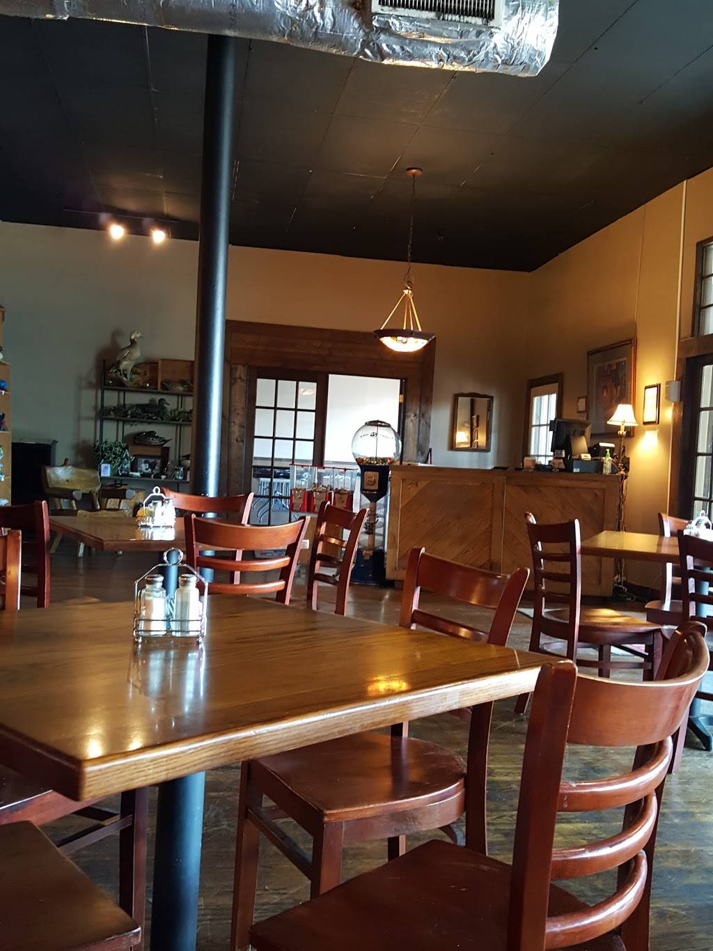 Mallards Restaurant | restaurant | 19720 E Main St, Huntingdon, TN 38344, USA | 7319860400 OR +1 731-986-0400