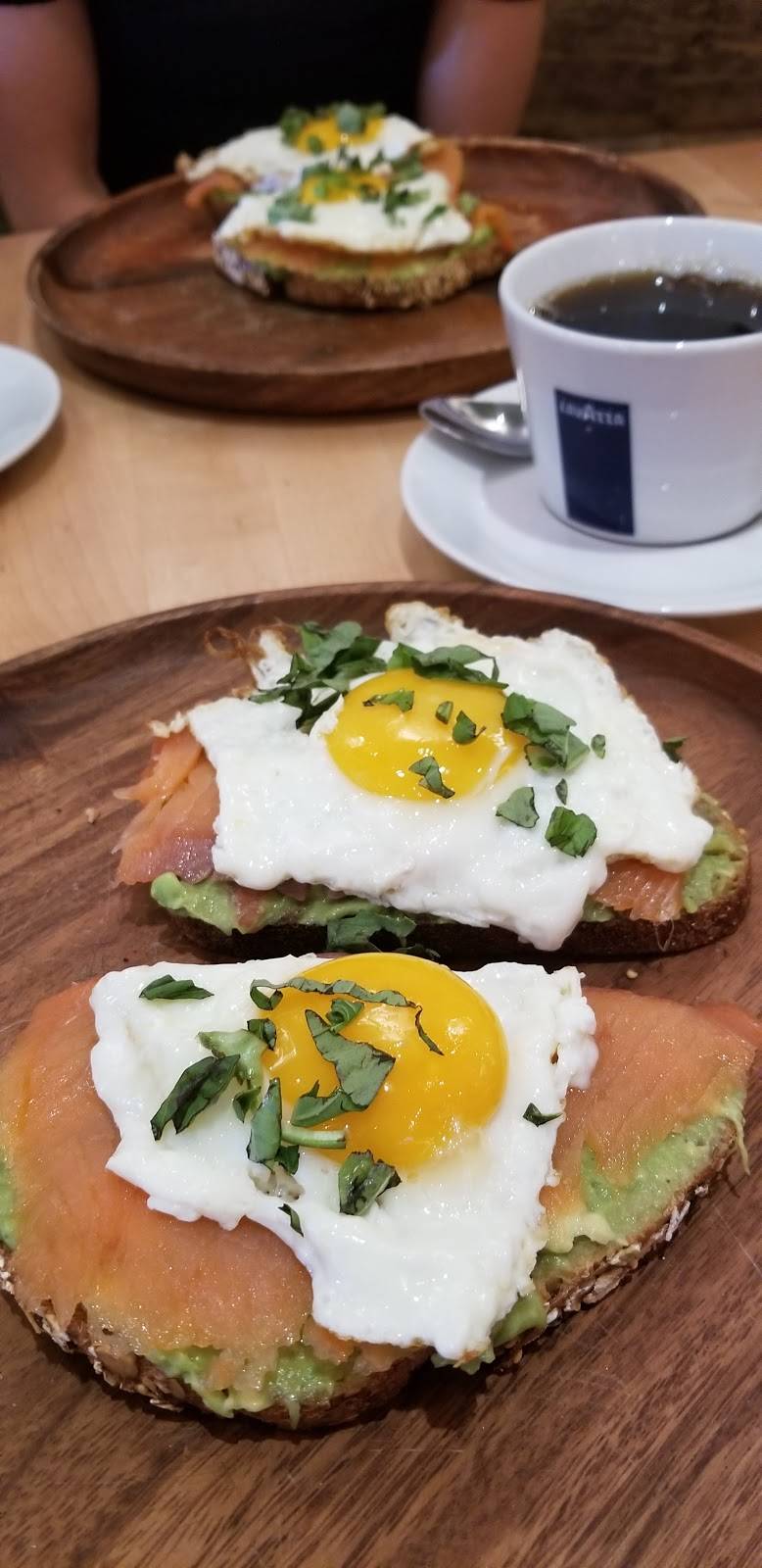 Juice & Java Sunny Isles | restaurant | 17608 Collins Ave #2825, Sunny Isles Beach, FL 33160, USA | 3059333700 OR +1 305-933-3700