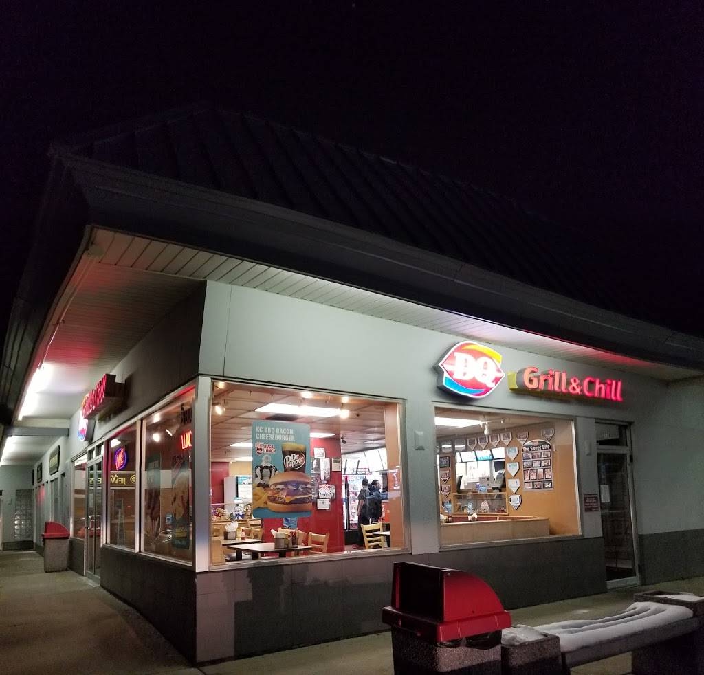 Dairy Queen | restaurant | 2770 Dundee Rd, Northbrook, IL 60062, USA | 8474982571 OR +1 847-498-2571