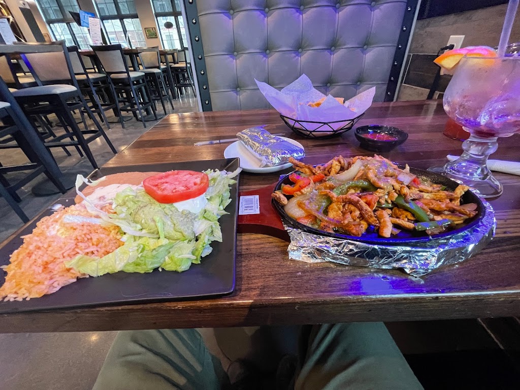 Fiesta Time Amigos | restaurant | 10401 Meeting St, Prospect, KY 40059, USA | 5023653327 OR +1 502-365-3327