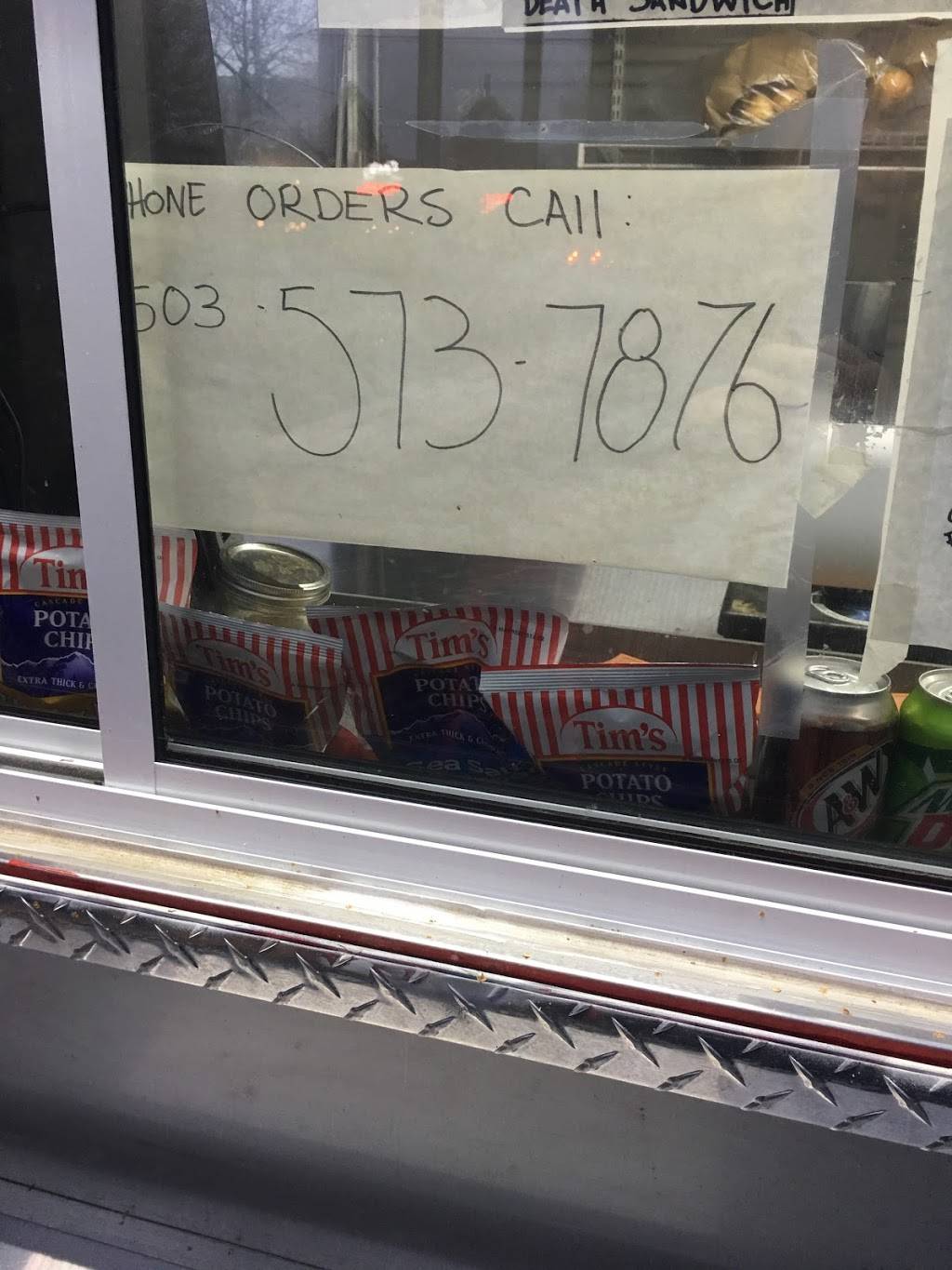 Demarco’s Sandwiches | restaurant | 4606 SE Division St, Portland, OR 97206, USA | 5035737876 OR +1 503-573-7876