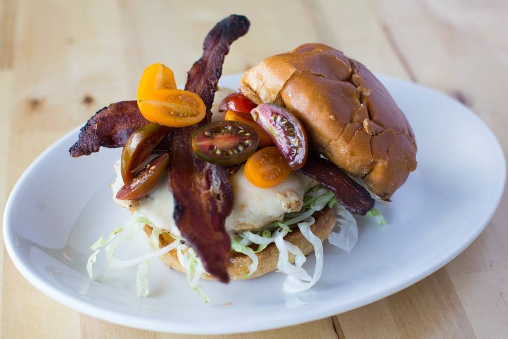 Louies Wine Dive and Kitchen 119 | restaurant | 6701 W 119th St, Overland Park, KS 66209, USA | 9134694177 OR +1 913-469-4177