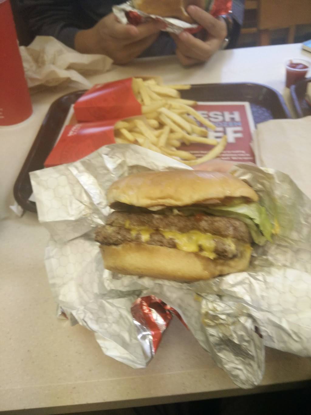 Wendys | restaurant | 2505 Iron Point Cir, Folsom, CA 95630, USA | 9169848554 OR +1 916-984-8554