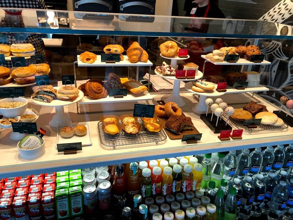 Starbucks | cafe | 3845 North Broadway, Chicago, IL 60613, USA | 2245803886 OR +1 224-580-3886