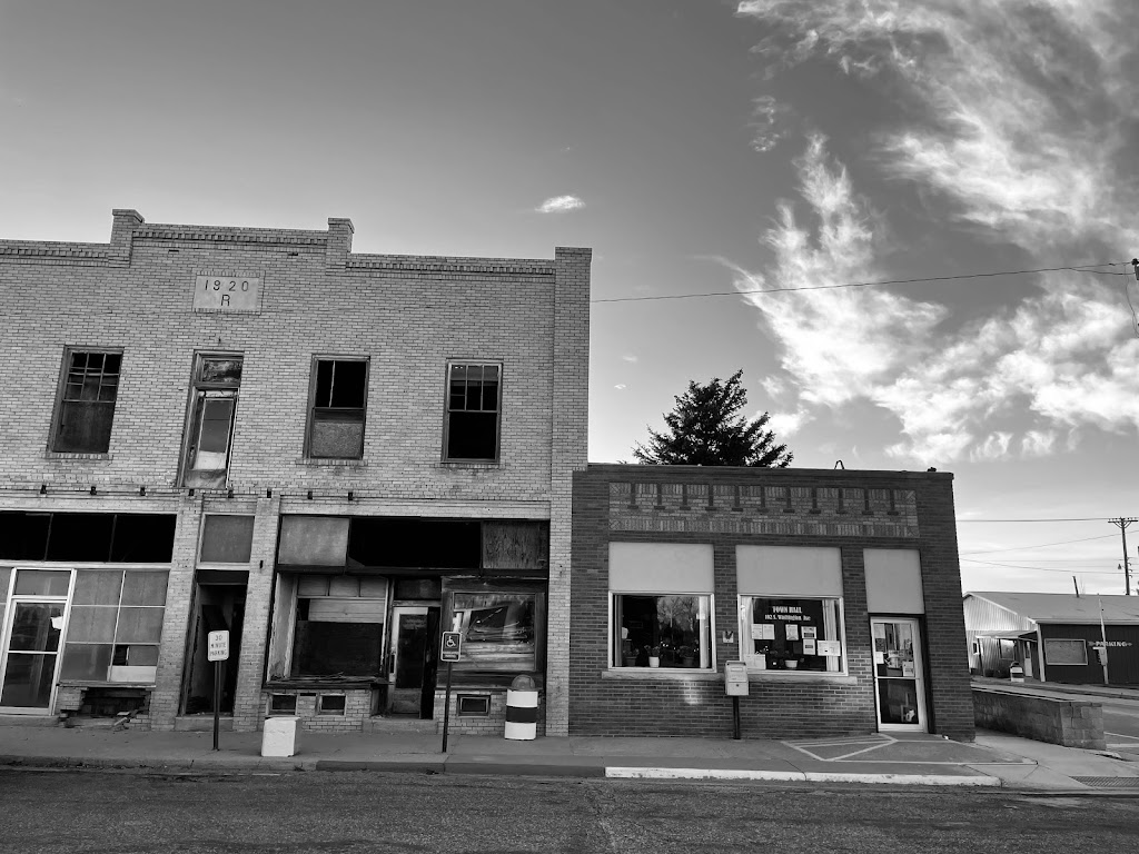 Moms Kitchen Cafe | restaurant | 101 S Washington St, Otis, CO 80743, USA | 9702463414 OR +1 970-246-3414