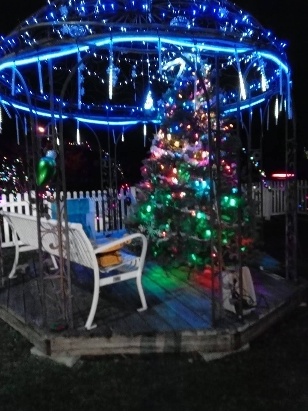 Frisbees | restaurant | US-1, Mims, FL 32754, USA | 3212674410 OR +1 321-267-4410