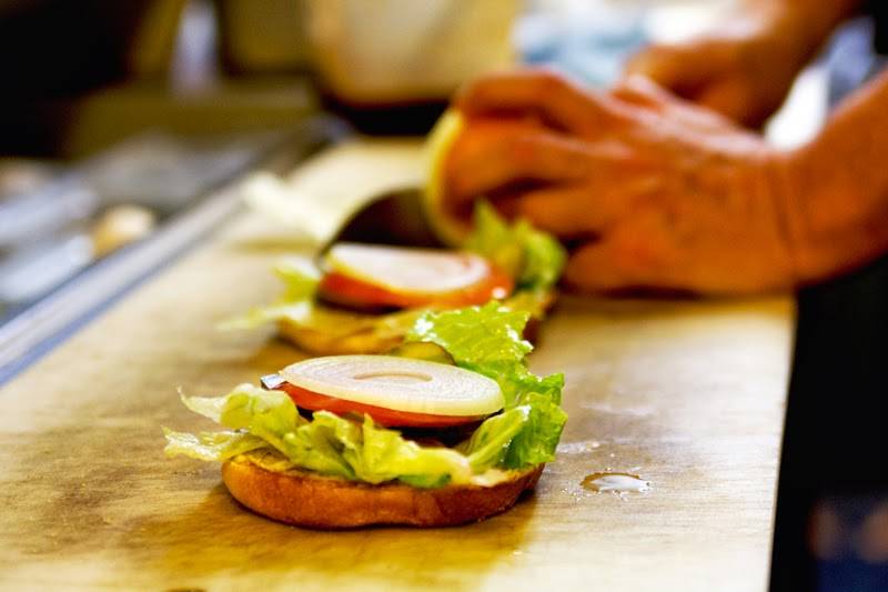 Gaslight Restaurant | restaurant | 328 E 4th St, Huntingburg, IN 47542, USA | 8126833669 OR +1 812-683-3669