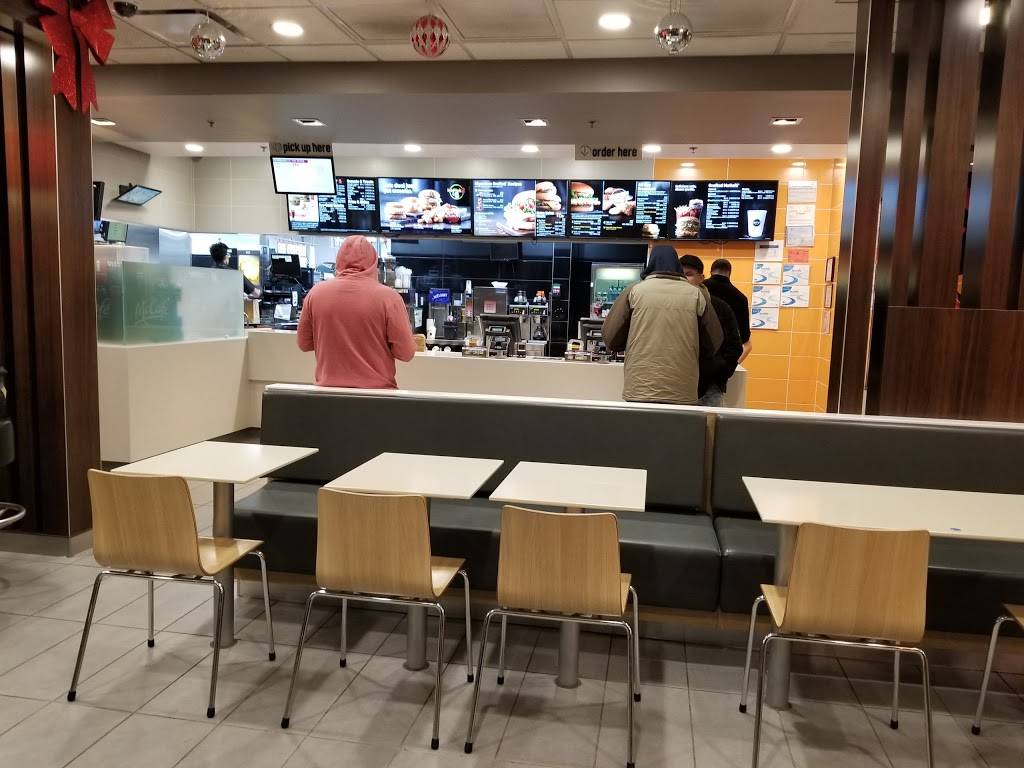 McDonalds | cafe | 1484 5th Ave, Bay Shore, NY 11706, USA | 6316478472 OR +1 631-647-8472