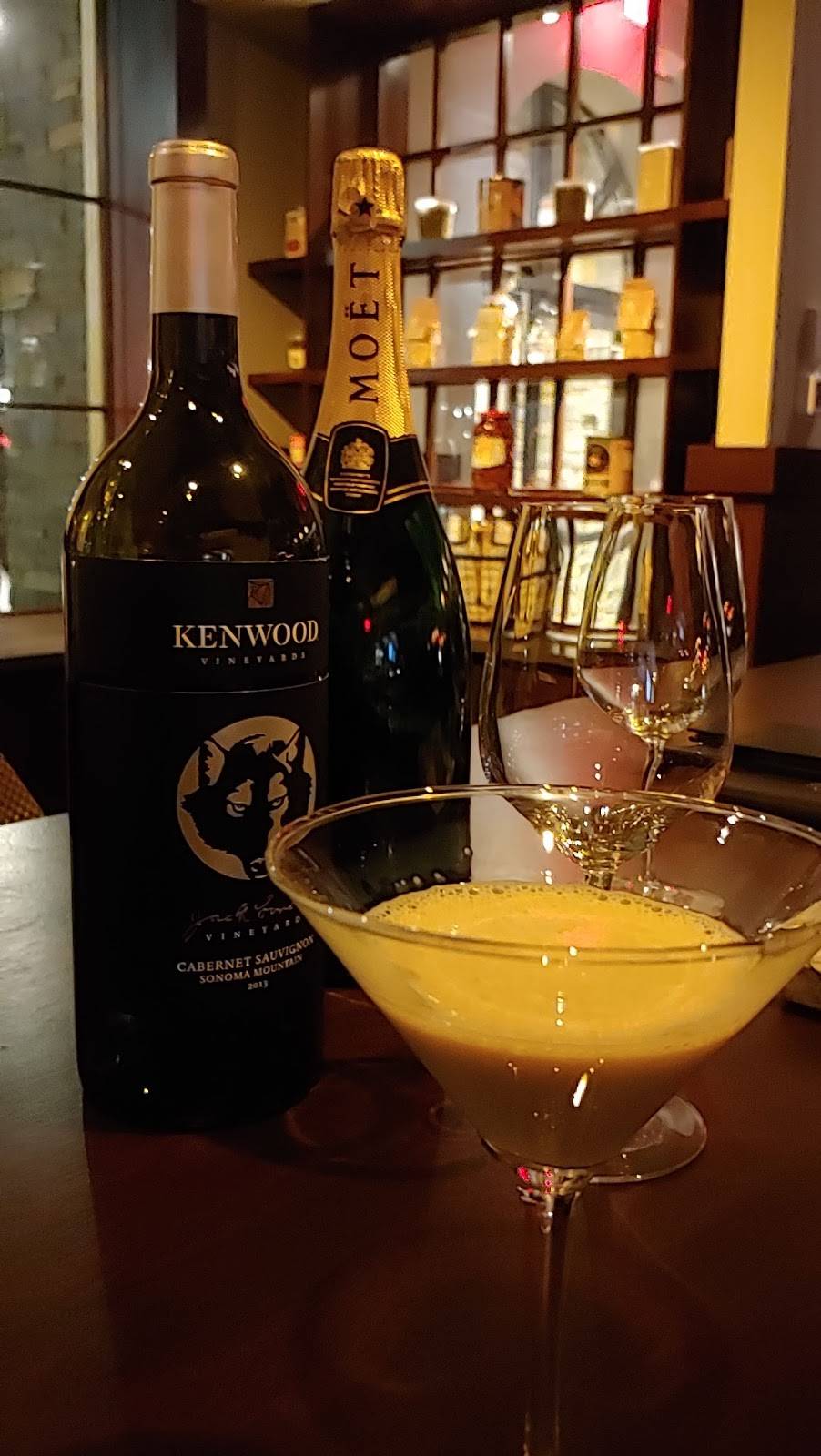 Carmines Rosemont | restaurant | 9850 Berwyn Ave, Rosemont, IL 60018, USA | 8475951111 OR +1 847-595-1111