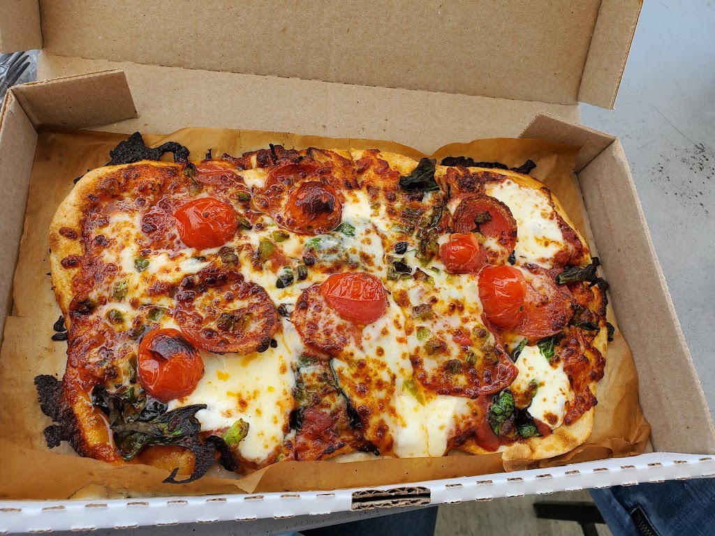 Slim & Huskys Pizza Beeria (Memphis) | restaurant | 634 Union Ave, Memphis, TN 38103, USA | 9016171655 OR +1 901-617-1655