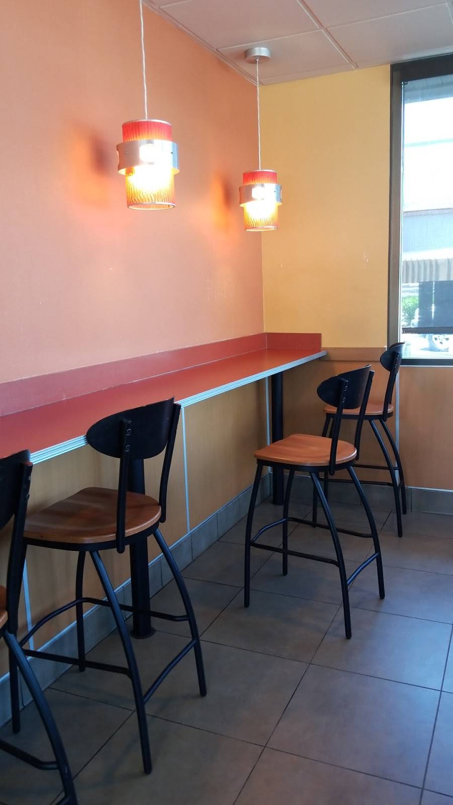 Jack in the Box | restaurant | 1817 Contra Costa Blvd, Pleasant Hill, CA 94523, USA | 9256853542 OR +1 925-685-3542